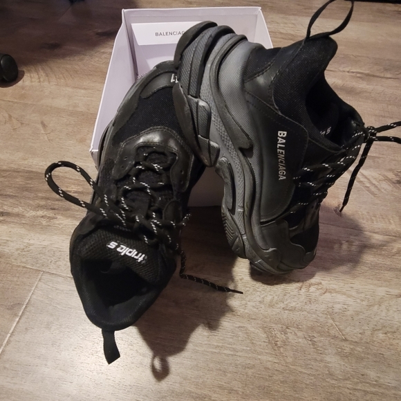 BALENCIAGA Triple S Size 41 - Picture 1 of 10